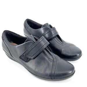 Clarks Collection Everlay Dixie Leather Loafer size 10‎ black strap Velcro flats